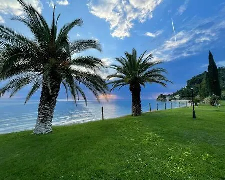 Seafront Family Ellie Holiday home *