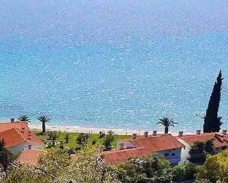 Seafront Family Ellie Holiday home *